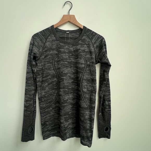 Lululemon Swiftly Tech Long Sleeve Crew Heathered Black /White 8 Athletic Top - Picture 4 of 14